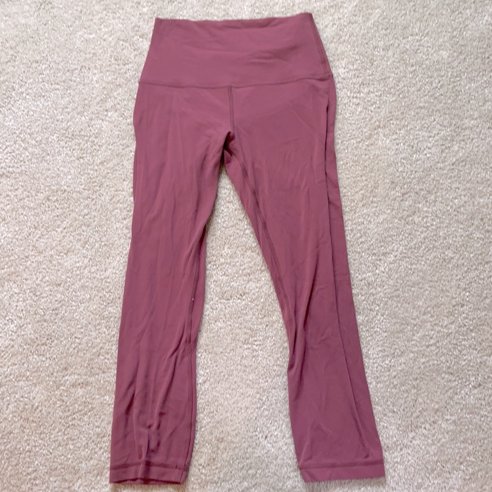 Lululemon raspberry size 4 21” cropped align leggings